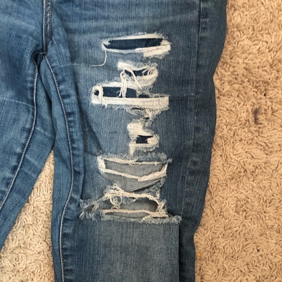 American Eagle ripped jeans - Picture 2 of 6
